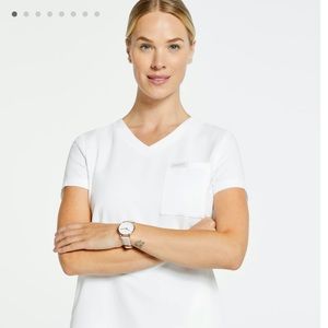 Jaanuu 3-pocket v-neck scrub top (white)